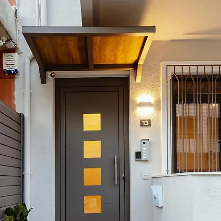 7 Luxury Apartment *